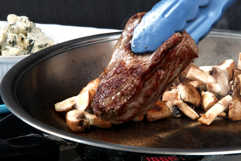 Fillet with blue cheese & mushroom sauce